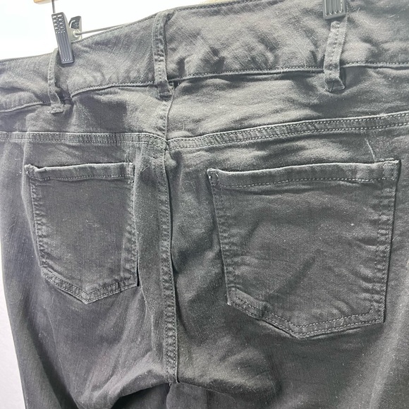 Torrid Distressed Black Jegging Jeans Womens 24W Plus size Stretch Denim 2319 - Picture 10 of 11